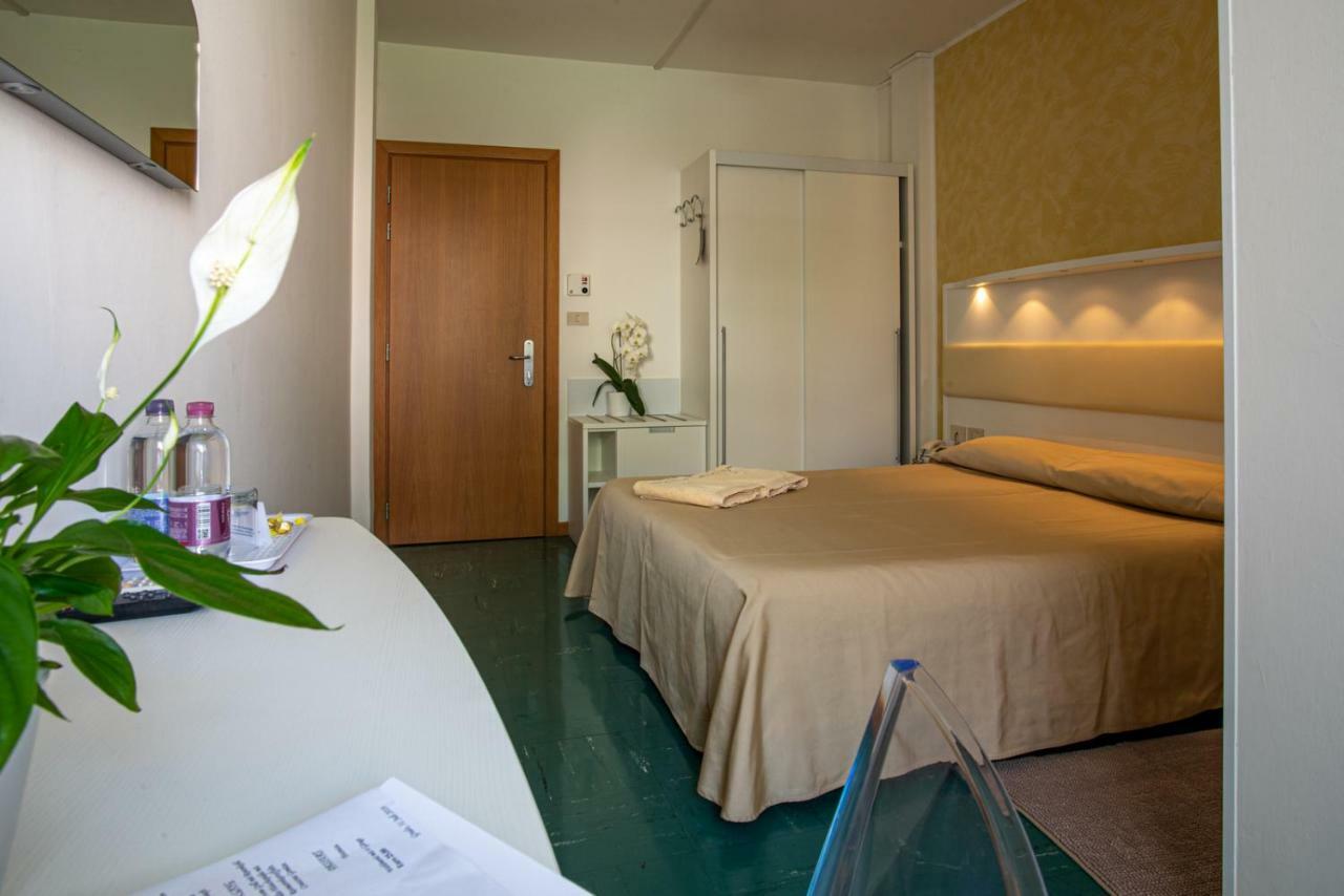 Hotel Mar Del Plata กราโด ภายนอก รูปภาพ
